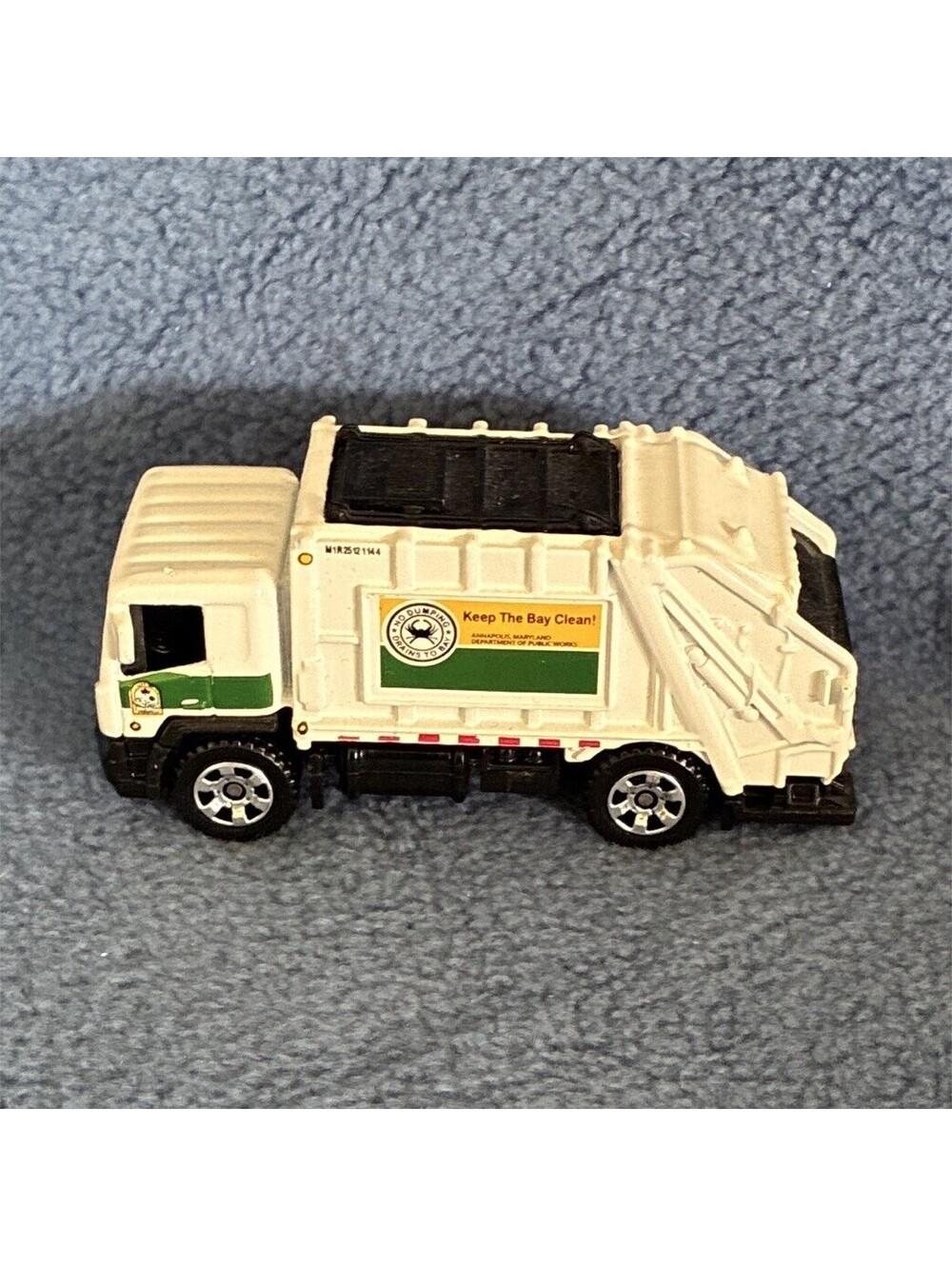 Matchbox Diecast Garbage Truck Toy Vehicle White Green Black